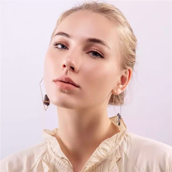 Geometric Quartz Crystal Wired Hoop Boho Earring - Picture 8 of 16